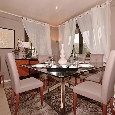 فيلة Luxury Bianca